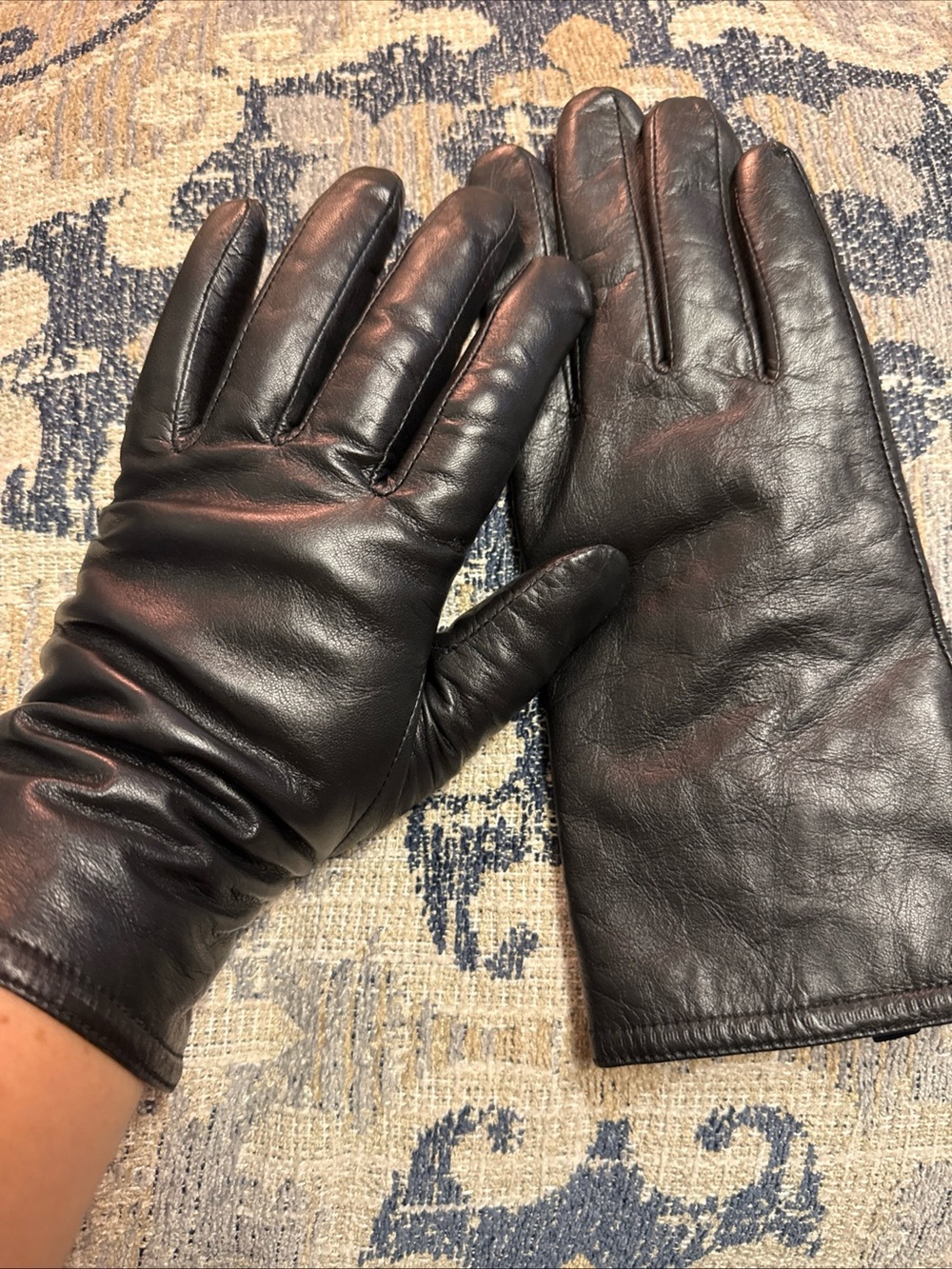 Women’s  Black Leather Gloves Sz L thinsulate nwot